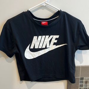 Nike cropped tee